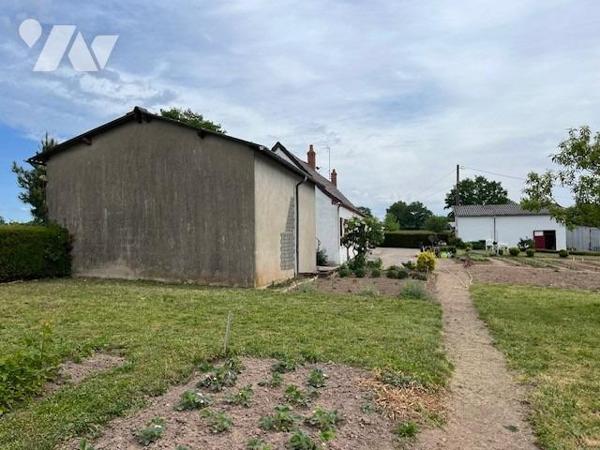 Maison de plain pied avec jardin et dépendances CERILLY (03350)