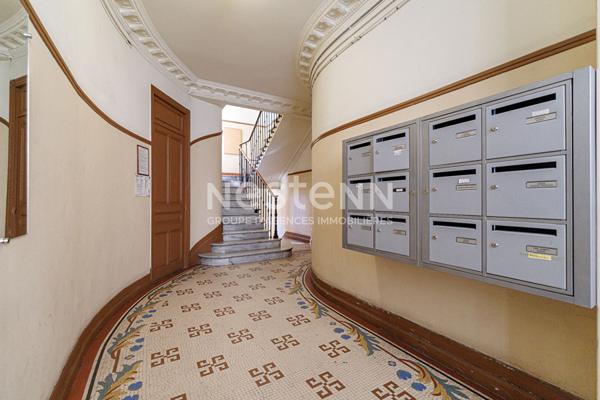 Trés bel appartement 4 pièces à vendre à Nice - Secteur Riquier- République d'environ 100 m².