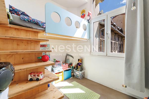 Trés bel appartement 4 pièces à vendre à Nice - Secteur Riquier- République d'environ 100 m².