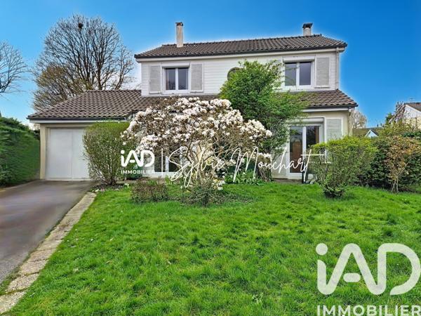 Maison à vendre 7 pièces 140 m² Le Mesnil-Saint-Denis