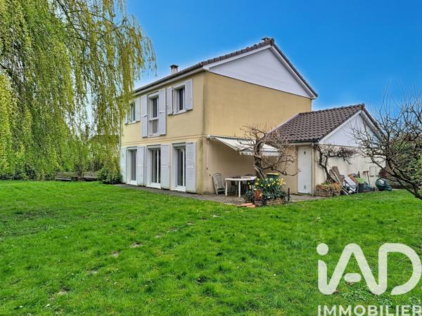 Maison à vendre 7 pièces 140 m² Le Mesnil-Saint-Denis