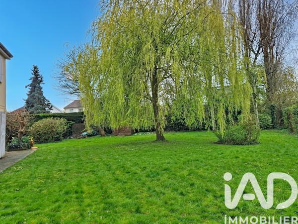 Maison à vendre 7 pièces 140 m² Le Mesnil-Saint-Denis