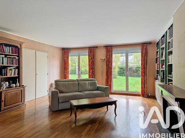 Maison à vendre 7 pièces 140 m² Le Mesnil-Saint-Denis