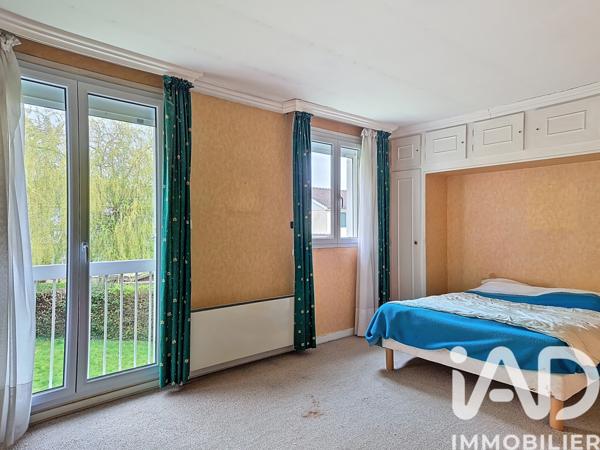 Maison à vendre 7 pièces 140 m² Le Mesnil-Saint-Denis