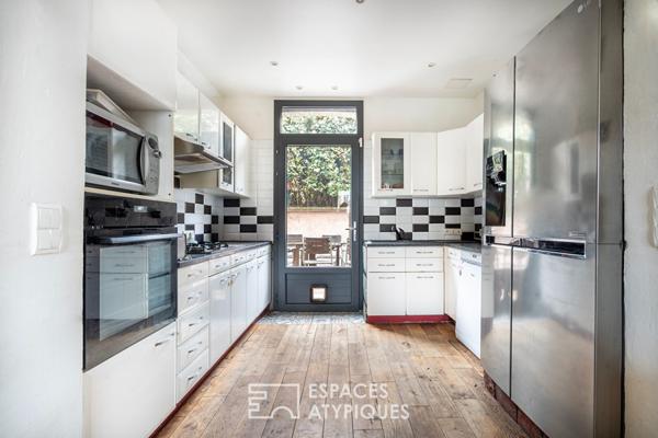 Maison bourgeoise avec extension et jardin