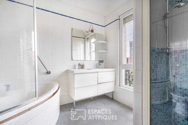 Maison bourgeoise avec extension et jardin