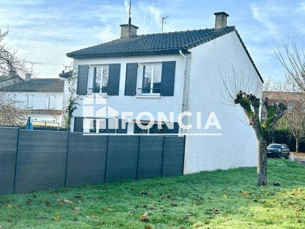 À vendre Maison 4 pièces 99 m² - Poitiers 86000