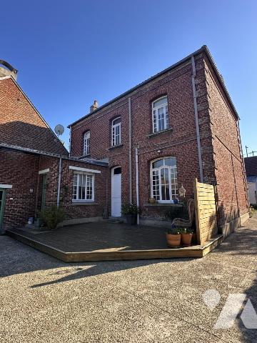 Maison de maître avec local professionnel – Idéal activité + habitation