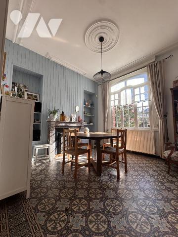 Maison de maître avec local professionnel – Idéal activité + habitation