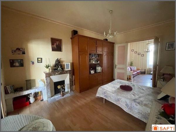 A 2 pas du Mail ! Emplacement idéal.