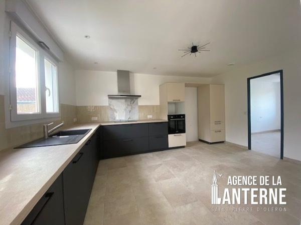 MAISON PLAIN-PIED 137 m² - TERRAIN 613 m² - DOUBLE GARAGE