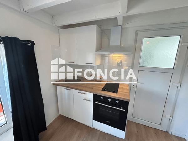 Location Studio meublé 24.6 m² - 9 RUE DAUX Charleville Mezieres 08000