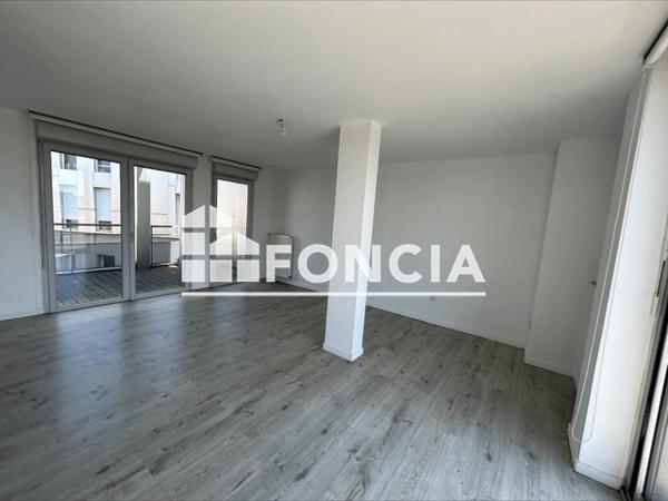 Location Appartement 3 pièces 67.83 m² - 21/21B RUE DELPHIN PETIT Lille 59000