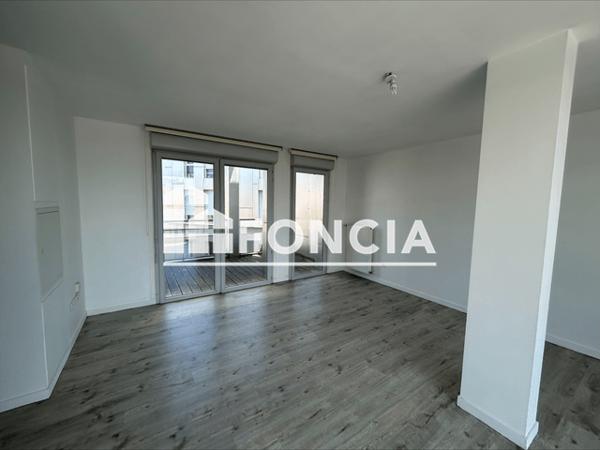Location Appartement 3 pièces 67.83 m² - 21/21B RUE DELPHIN PETIT Lille 59000