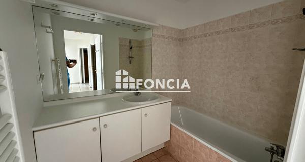 Location Appartement 4 pièces 86.3 m² - Villeurbanne 69100