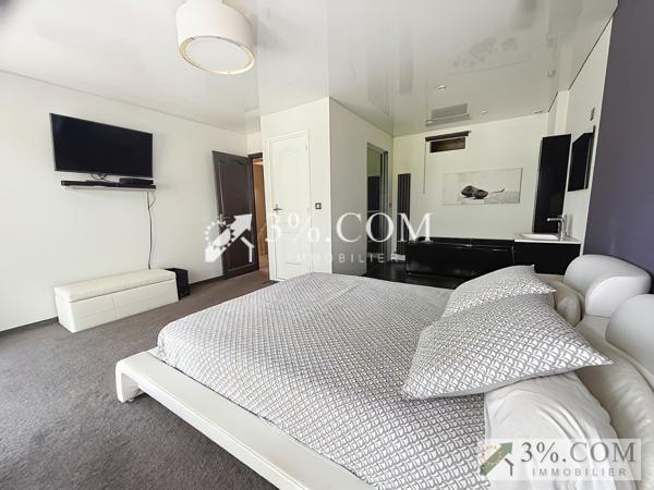 Duplex
                                                                                                                                                                                                                                                                                                                        6 pièce(s)                                                                                                                                                                                                          5 chambre(s)                                                                                                                                                                                                          163.08  m²