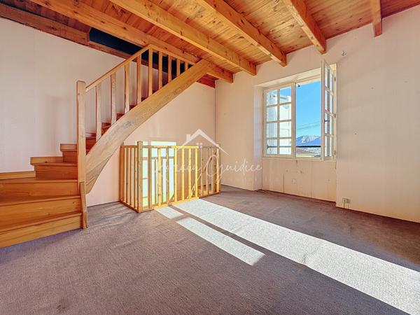 Millau (12100) MAISON TYPE 10 DE 422 M² SUR SON TERRAIN CONSTRUCTIBLE DE 6680 M²