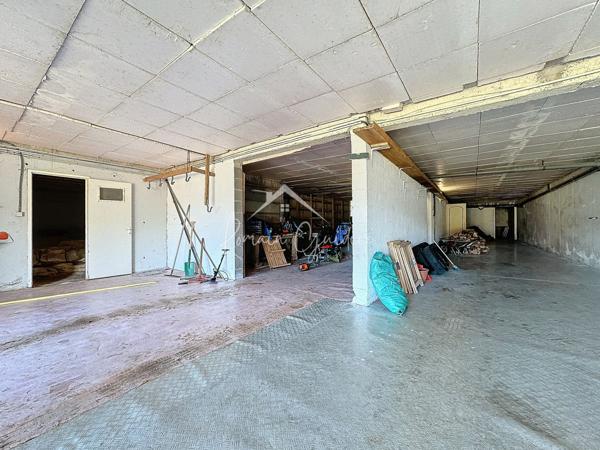 Millau (12100) MAISON TYPE 10 DE 422 M² SUR SON TERRAIN CONSTRUCTIBLE DE 6680 M²