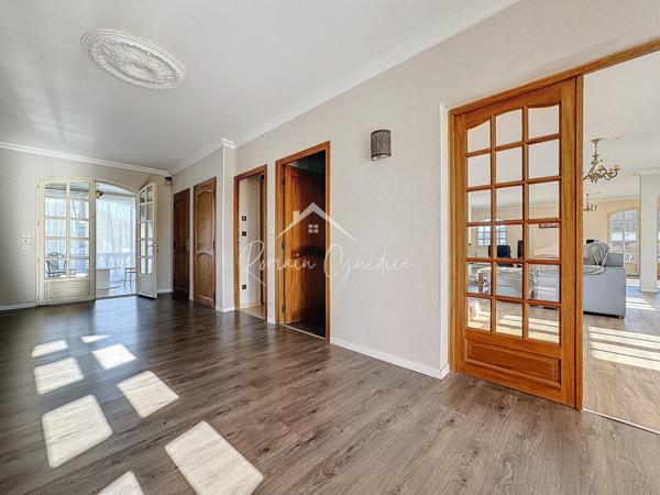 Millau (12100) MAISON TYPE 10 DE 422 M² SUR SON TERRAIN CONSTRUCTIBLE DE 6680 M²