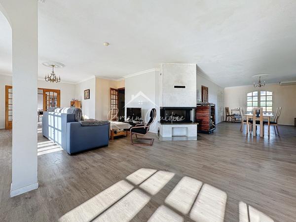 Millau (12100) MAISON TYPE 10 DE 422 M² SUR SON TERRAIN CONSTRUCTIBLE DE 6680 M²