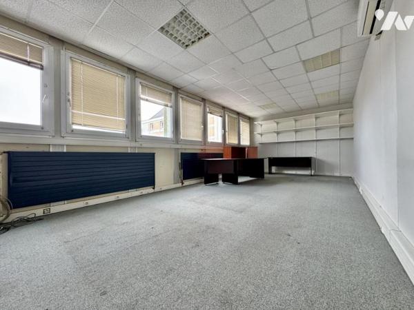 À vendre – Ensemble immobilier professionnel à BEAUPRÉAU