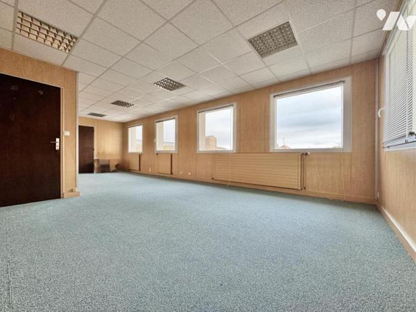 À vendre – Ensemble immobilier professionnel à BEAUPRÉAU