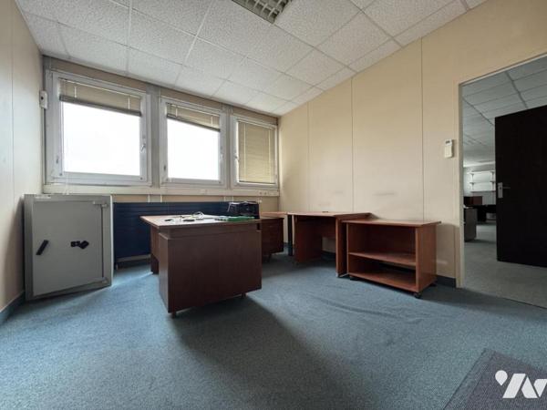 À vendre – Ensemble immobilier professionnel à BEAUPRÉAU