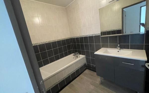 Appartement à vendre    3 pièces • 57,45 m2 La Seyne-sur-Mer