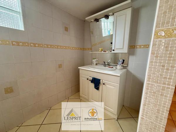 Vente                                                      Maison
                        
                     6 pièces                      128 m2                     à Brive-la-Gaillarde