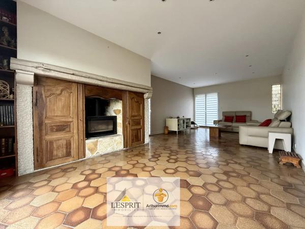 Vente                                                      Maison
                        
                     6 pièces                      128 m2                     à Brive-la-Gaillarde