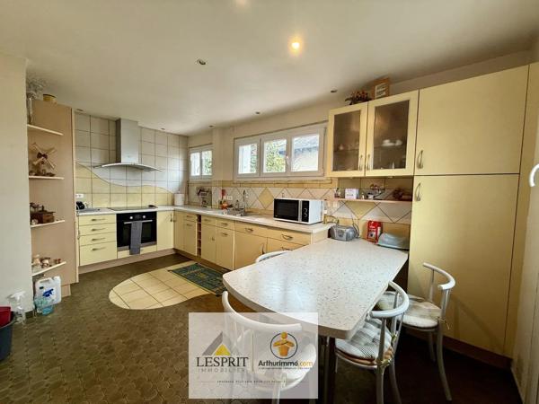 Vente                                                      Maison
                        
                     6 pièces                      128 m2                     à Brive-la-Gaillarde