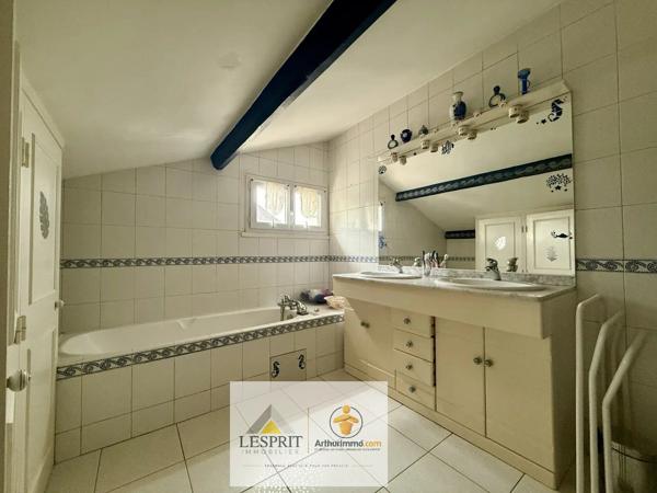 Vente                                                      Maison
                        
                     6 pièces                      128 m2                     à Brive-la-Gaillarde