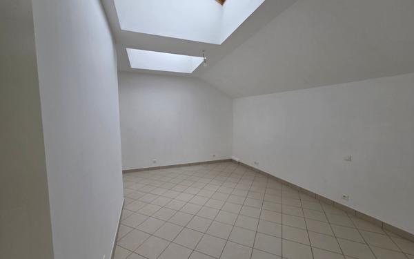 Appartement à louer    3 pièces • 120,19 m2 Dormans