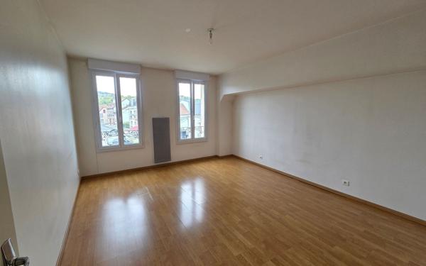 Appartement à louer    3 pièces • 120,19 m2 Dormans