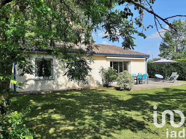 Maison traditionnelle 4 pièces de 95 m² à Vayres (33870)