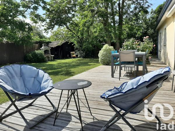 Maison traditionnelle 4 pièces de 95 m² à Vayres (33870)