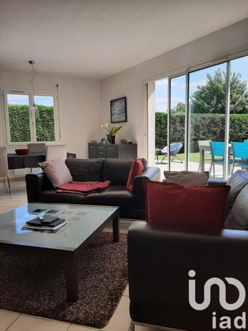 Maison traditionnelle 4 pièces de 95 m² à Vayres (33870)