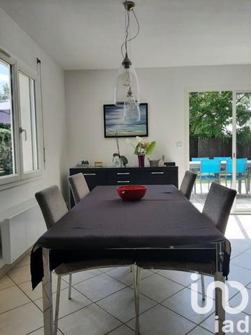 Maison traditionnelle 4 pièces de 95 m² à Vayres (33870)