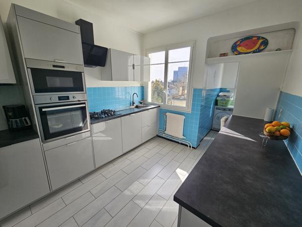 BORDEAUX BARRIÈRE SAINT-MÉDARD : APPARTEMENT T4 AVEC BALCON