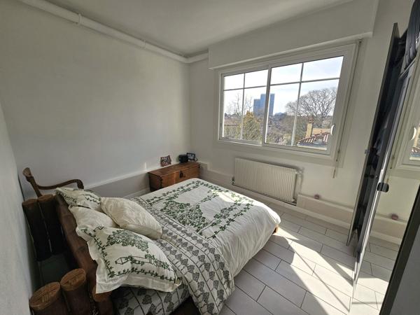 BORDEAUX BARRIÈRE SAINT-MÉDARD : APPARTEMENT T4 AVEC BALCON