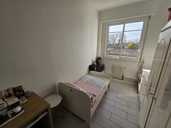 BORDEAUX BARRIÈRE SAINT-MÉDARD : APPARTEMENT T4 AVEC BALCON