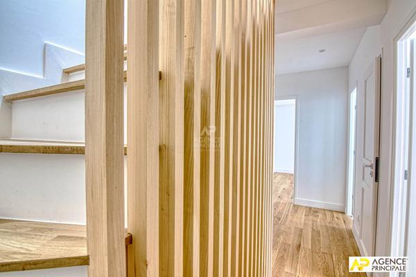 Versailles Notre-Dame Maison de ville en plein coeur du quartier de 4 pièces 95.25 m² au sol €745 000 ** - Référence 27523