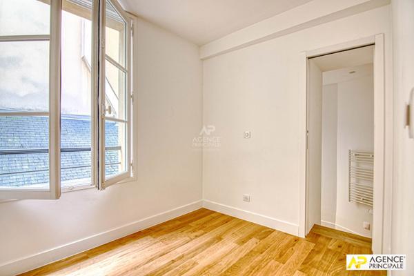 Versailles Notre-Dame Maison de ville en plein coeur du quartier de 4 pièces 95.25 m² au sol €745 000 ** - Référence 27523