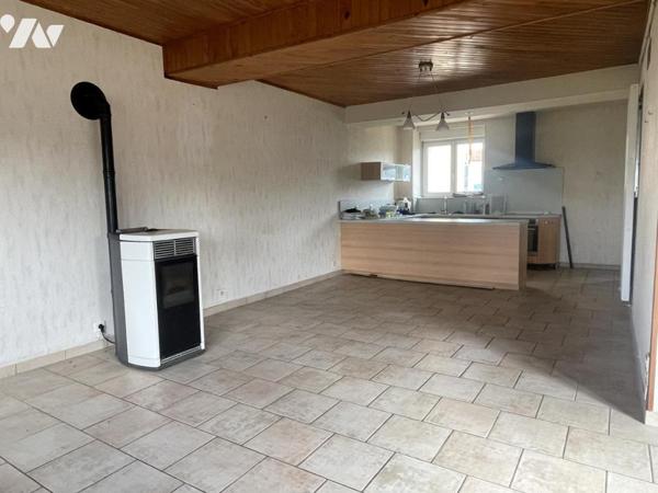 Maison de ville avec dépendance attenante