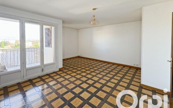Appartement à vendre    3 pièces •  Bourg-Saint-Andéol