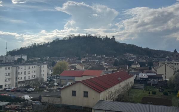 Appartement à vendre    4 pièces • 77 m2 Laon