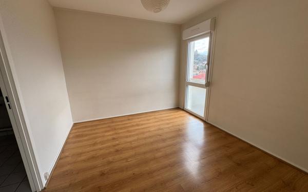 Appartement à vendre    4 pièces • 77 m2 Laon