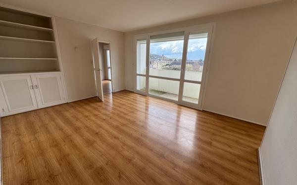 Appartement à vendre    4 pièces • 77 m2 Laon