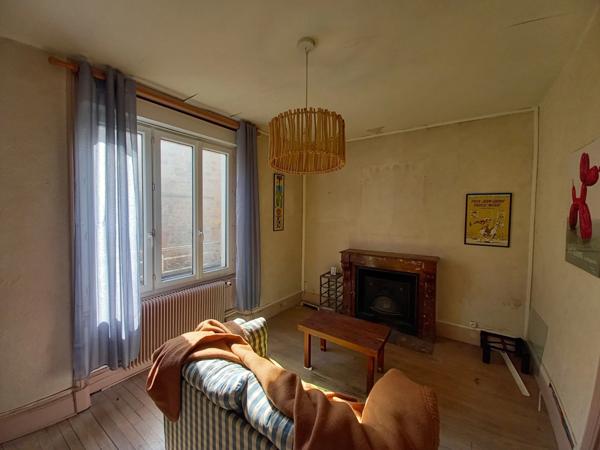 Maison de ville à CHAUFFAILLES avec cour intérieure - 75m²