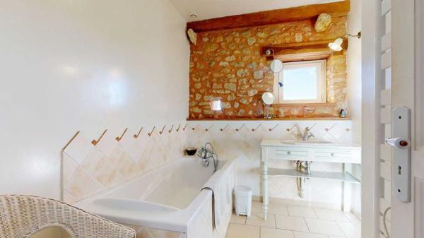 Maison ancienne - Belves Propriété de Prestige en Pierre avec Vue Panoramique, Gîte de 5 Chambres, Appartement Indépendant, Grange et Piscine : Un Domaine de Charme Clé en Main au Cœur du Périgord Noir à quelques kilomètres des commerces